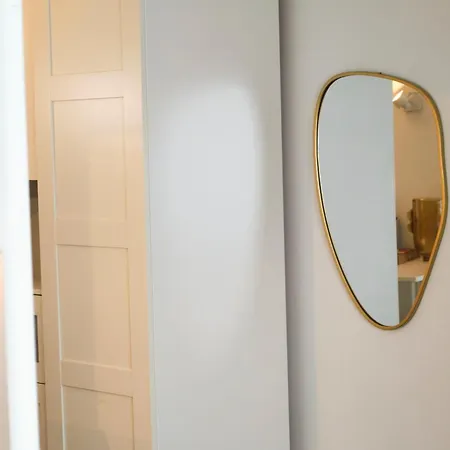 Hanoyi Apartment *